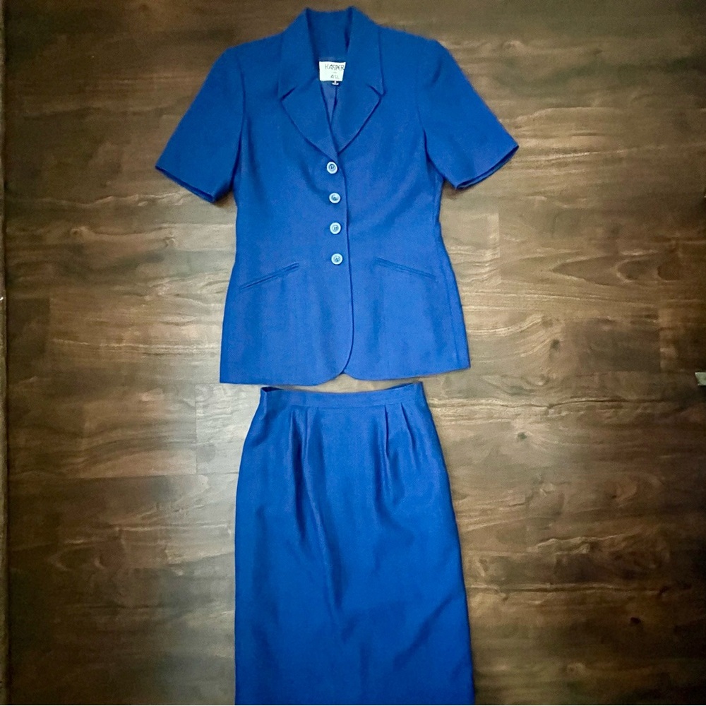 Kasper 2 PC Skirt Suit Cobalt Blue Fully Lined Short Sleeve Women’s Size 4 NWOT